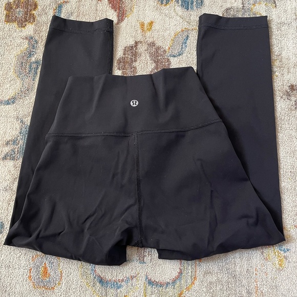 LULULEMON crop 21” Wunder Under - Picture 3 of 5